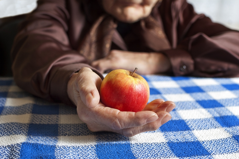 Fruits and vegetables aren't the ideal foods for new denture wearers. 