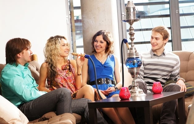 Smoking-hookah-is-a-popular-social-activity-but-it-can-be-dangerous-for-your-oral-health_2020_40099309_0_14122620_650.jpg